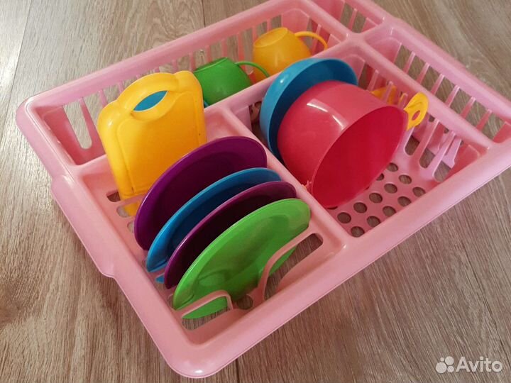 Детские игрушки, сушилка для посуды