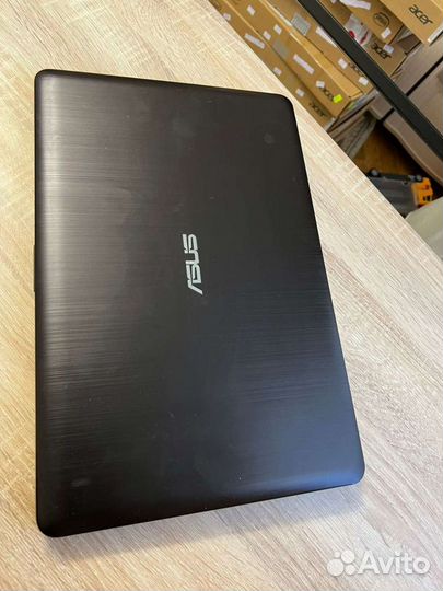 Asus X540SA, золотого цвета, 4-х яд