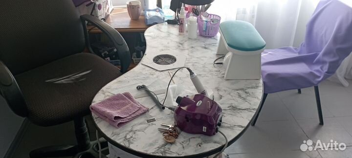 Маникюрный стол с вытяжкой бу