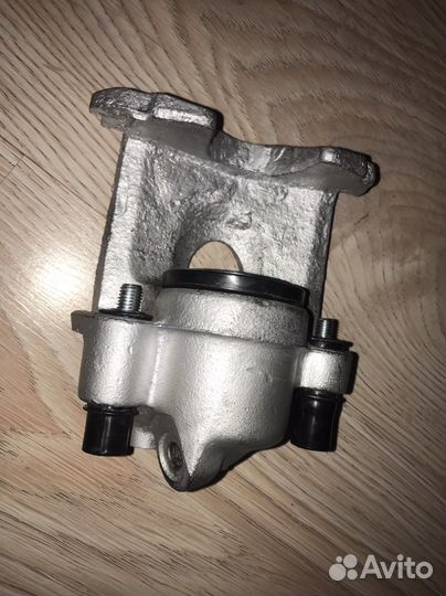 Продам суппорт передний правый golf2/3 vento