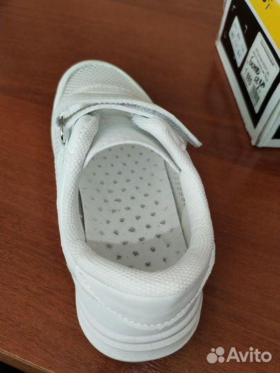 Кроссовки кеды
