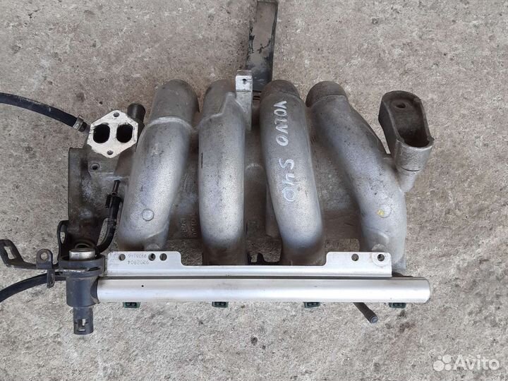 Коллектор впускной 09471732 Volvo S40