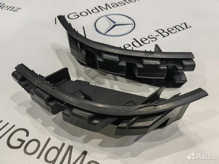 Крепление бампера заднего W212