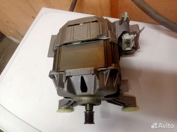 Двигататель стиральной машины Bosch max