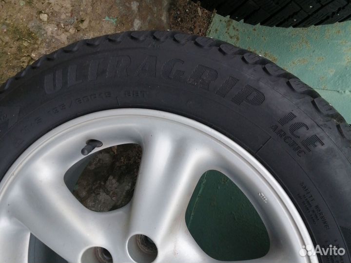 Goodyear Ultragrip Ice Arctic 195/60 R15 88T