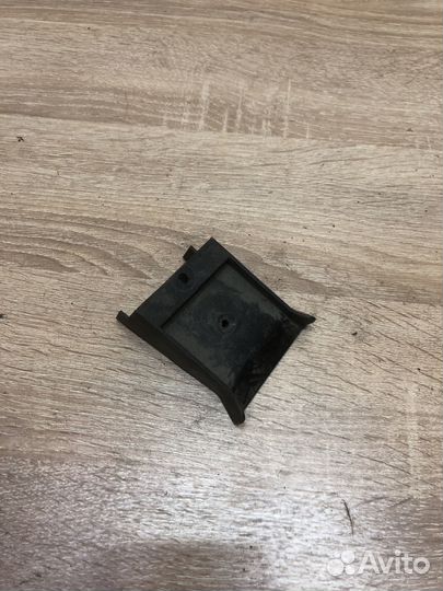 Крепеж салонного фильтра Фольксваген B5