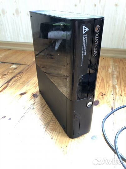 Xbox 360 E 500 gb