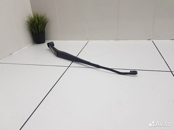 Поводок стеклоочистителя левый (Hyundai Creta II)