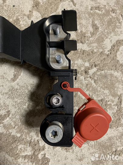 B+ распр.вывод плюса аккум.батареи