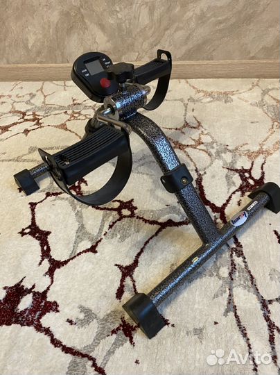 Мини велотренажер для ног и рук