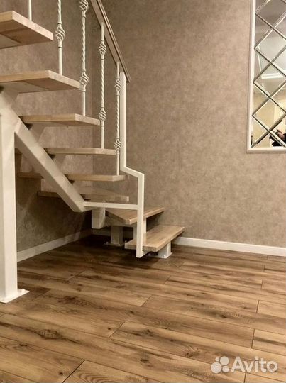 Лестница на металлокаркасе