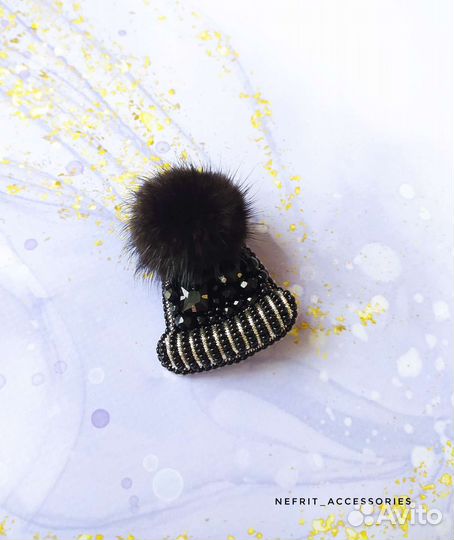 Брошь ручной работы шапочка