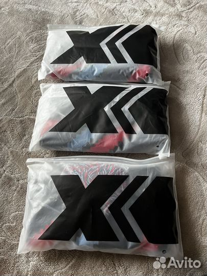 Шапка бмв мы едем в сервис