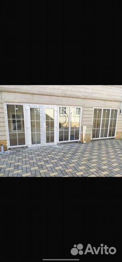 Пластиковая дверь