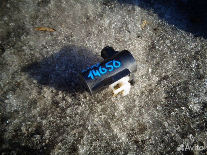 Мотор бачка омывателя Mitsubishi Challenger K99W