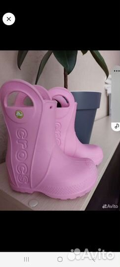 Резиновые сапоги для девочки crocs
