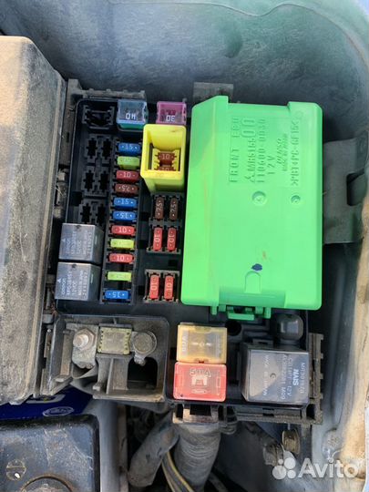 Блок предохранителей Mitsubishi lancer 9