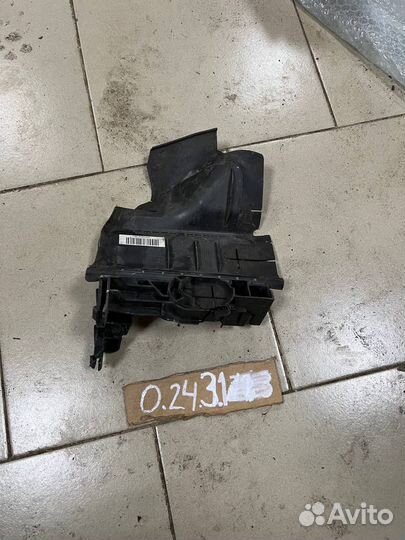 Дефлектор радиатора нижний левый mercedes s w222