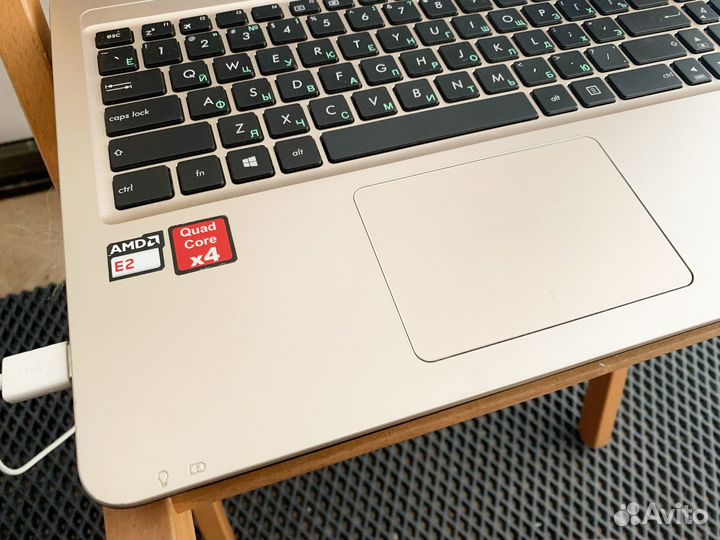 Ноутбук Asus 15.6 4 Ядра / SSD 256GB + Сумка, Мышк