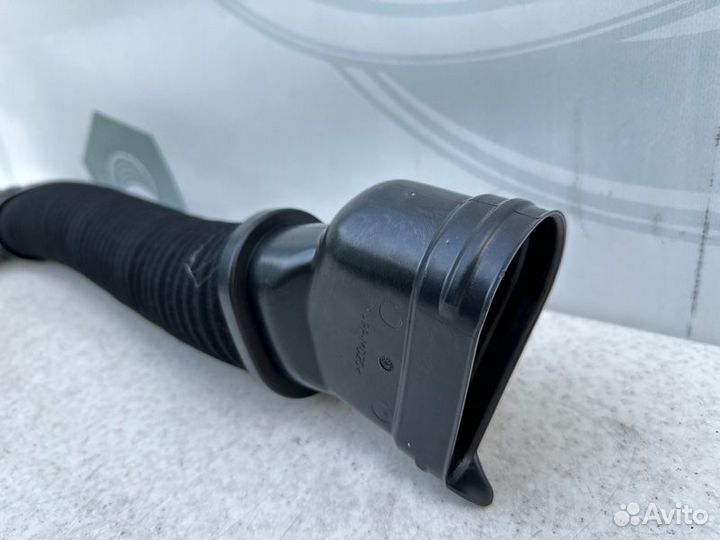 Патрубок воздушного фильтра правый Mercedes Gl