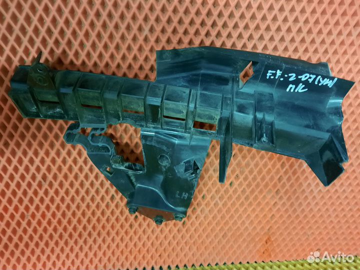 Фиксатор замка передней левой двери Ford Focus 2