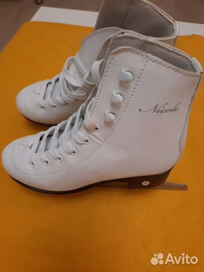 Коньки фигурные для девочки