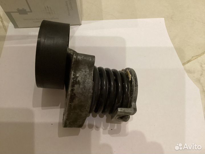 Натяжитель ремня A2712000470