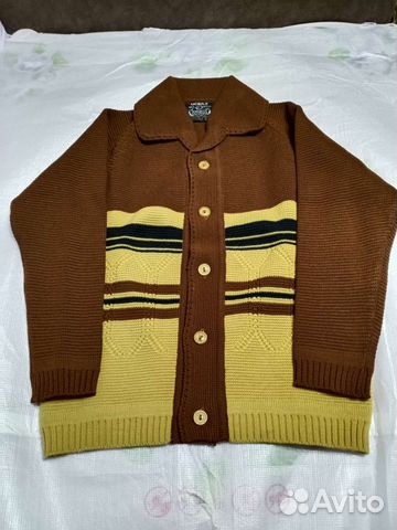 Свитер на пугвицах, фирменный. Итальянский