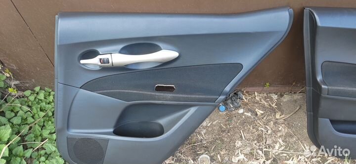 Дверные карты tayota auris