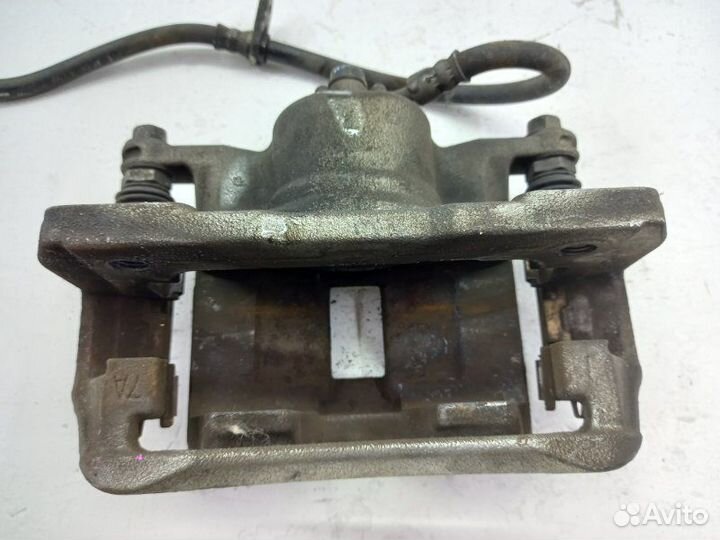 Суппорт передний правый Honda Civic FD1 R18A 2006