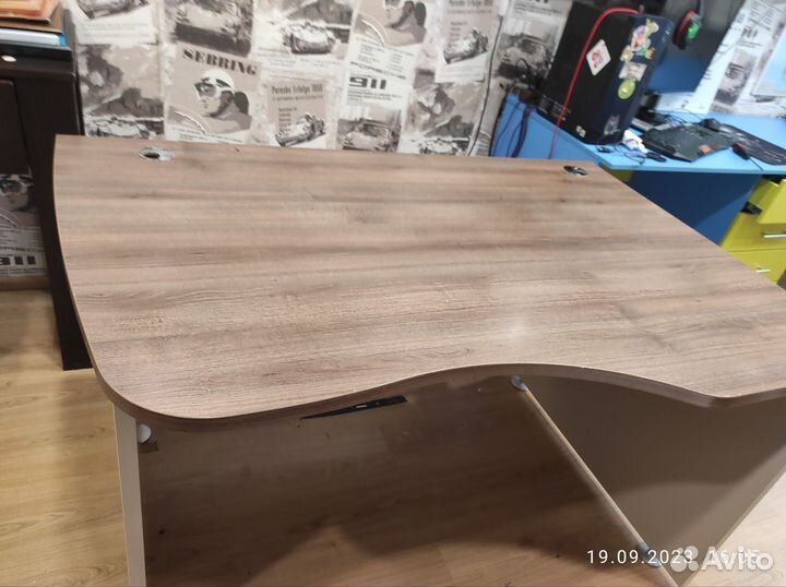 Компьютерный стол