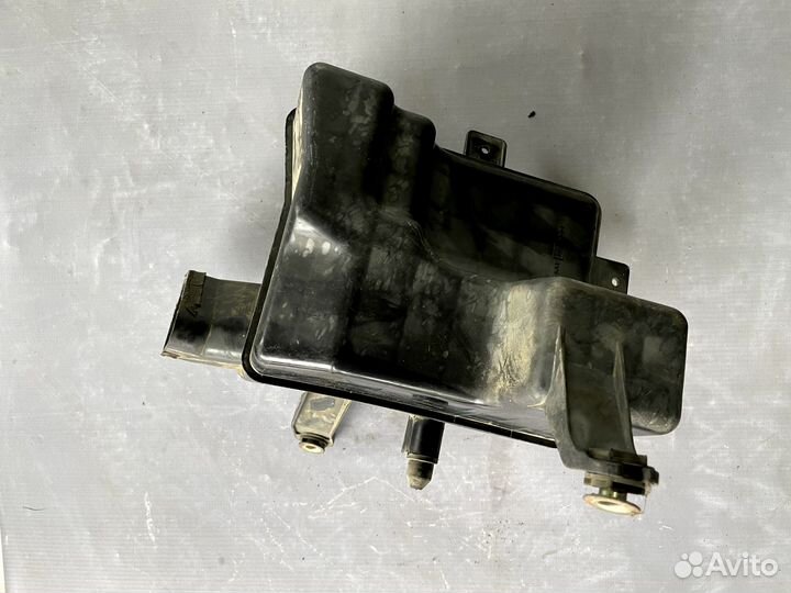 Корпус воздушного фильтра Nissan Murano