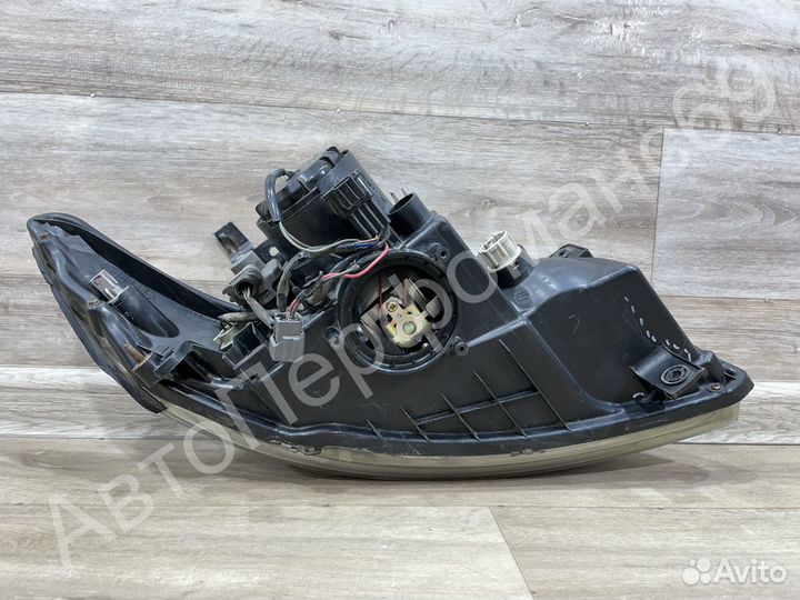 Фара левая правая Infiniti FX35 FX45 (2002-2009)