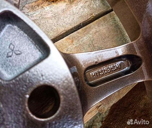 Оригинальные диски Mitsubishi PajeroR16 как новые