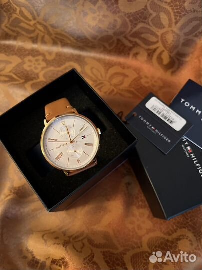 Часы женские Tommy Hilfiger