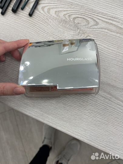 Hourglass палетка