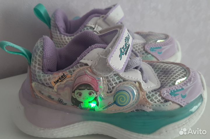Кроссовки для девочки