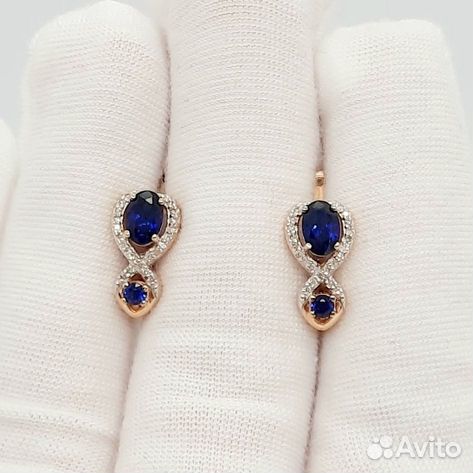 Золотые серьги с камнем