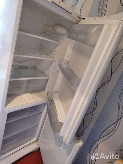 Холодильник бу Indesit B160