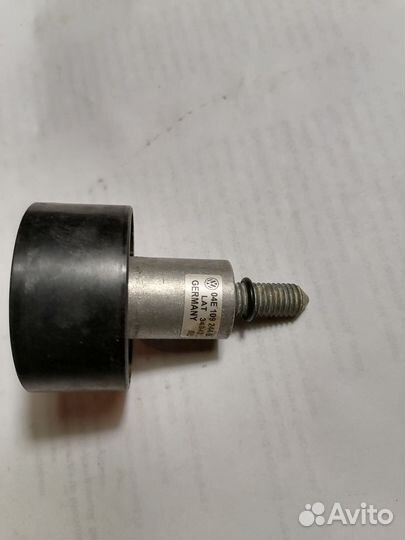 Ролик натяжителя ремня грм обводной