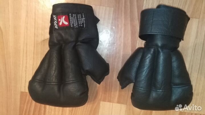 Перчатки для спаринга в единоборстве. Новые