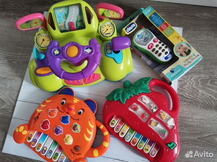 Игрушки музыкальные для малышей