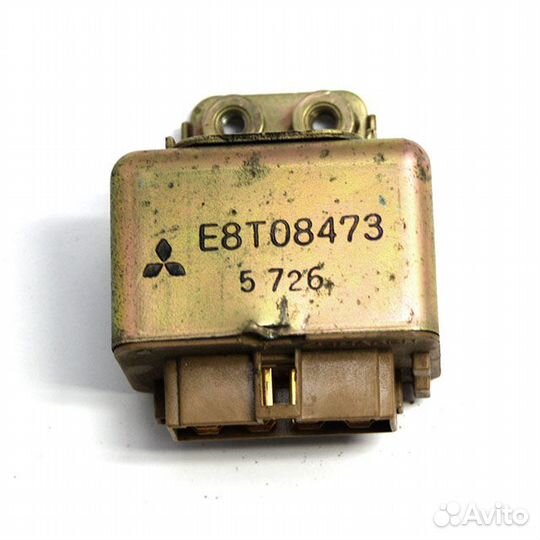 Реле двигателя Mitsubishi Carisma