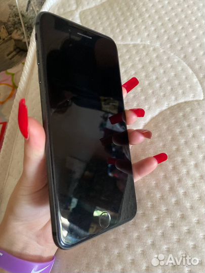 Телефон iPhone 8 plus