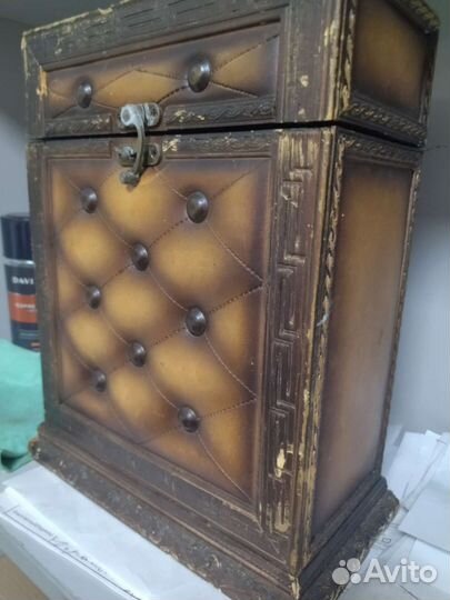 Сундук антикварный