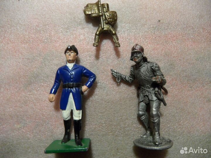 Солдатики рыцари всадники киндер