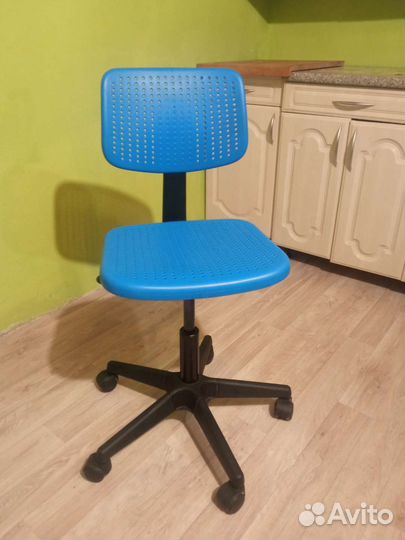 Компьютерное детское кресло IKEA