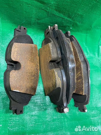 Тормозные колодки правое Volkswagen Tiguan