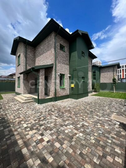 Коттедж 161 м² на участке 4 сот.