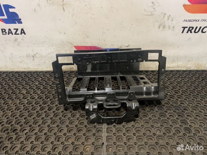 82300079 Кронштейн центральной консоли Renault T